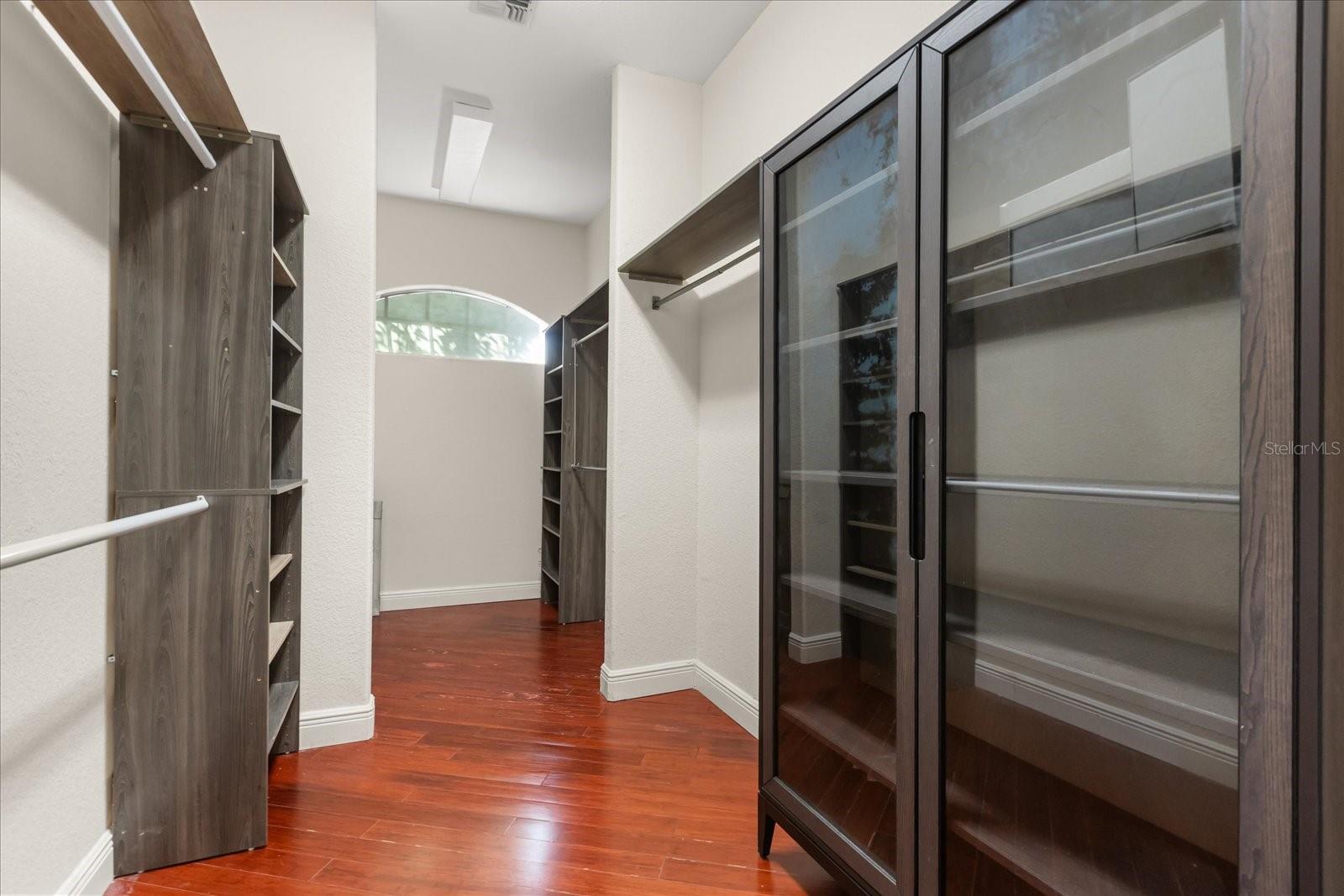 HEATHROW WOODS - Residential