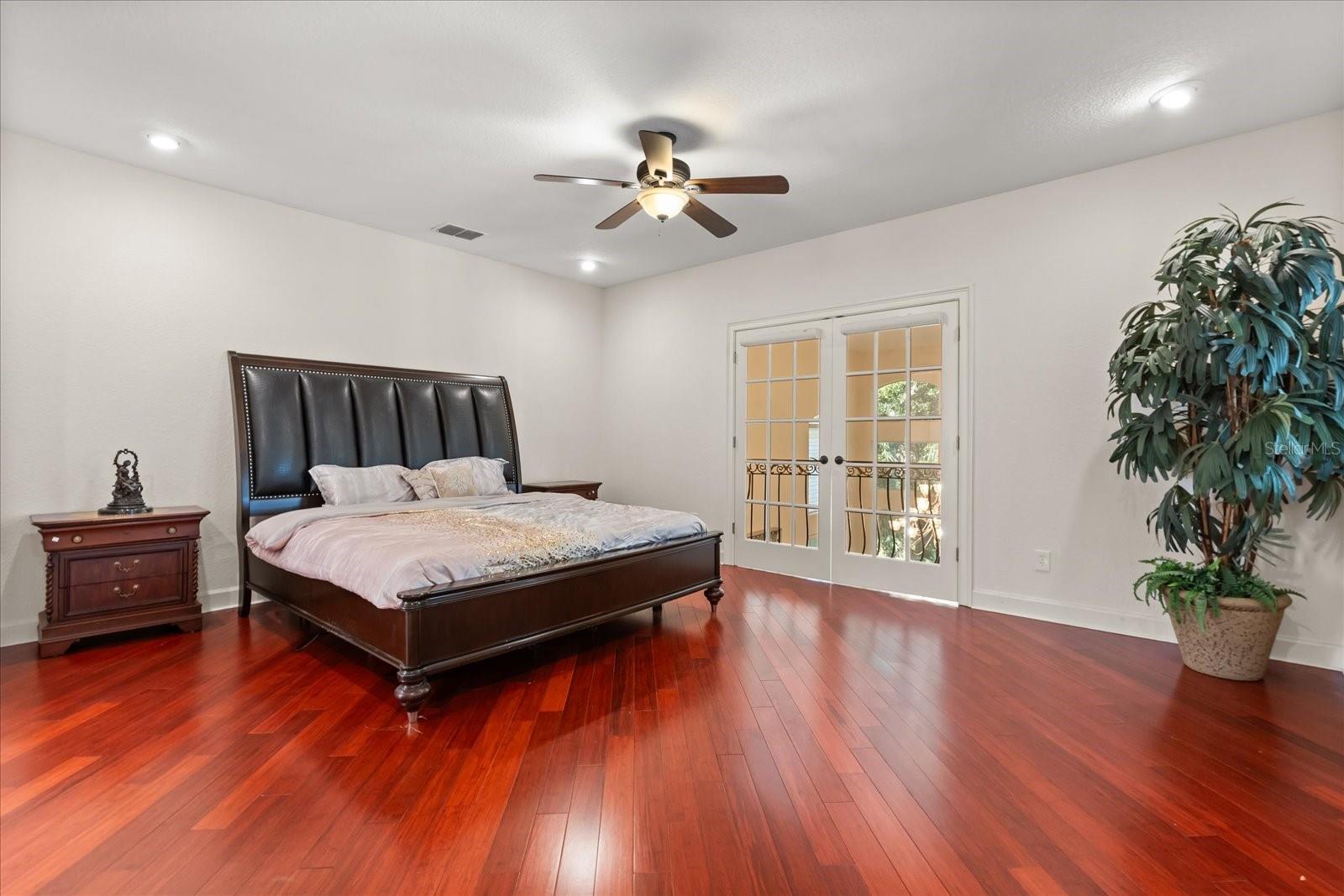 HEATHROW WOODS - Residential