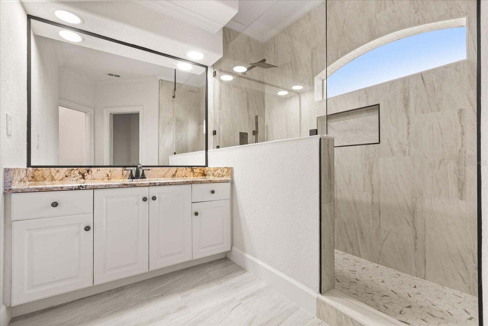 HEATHROW WOODS - Residential