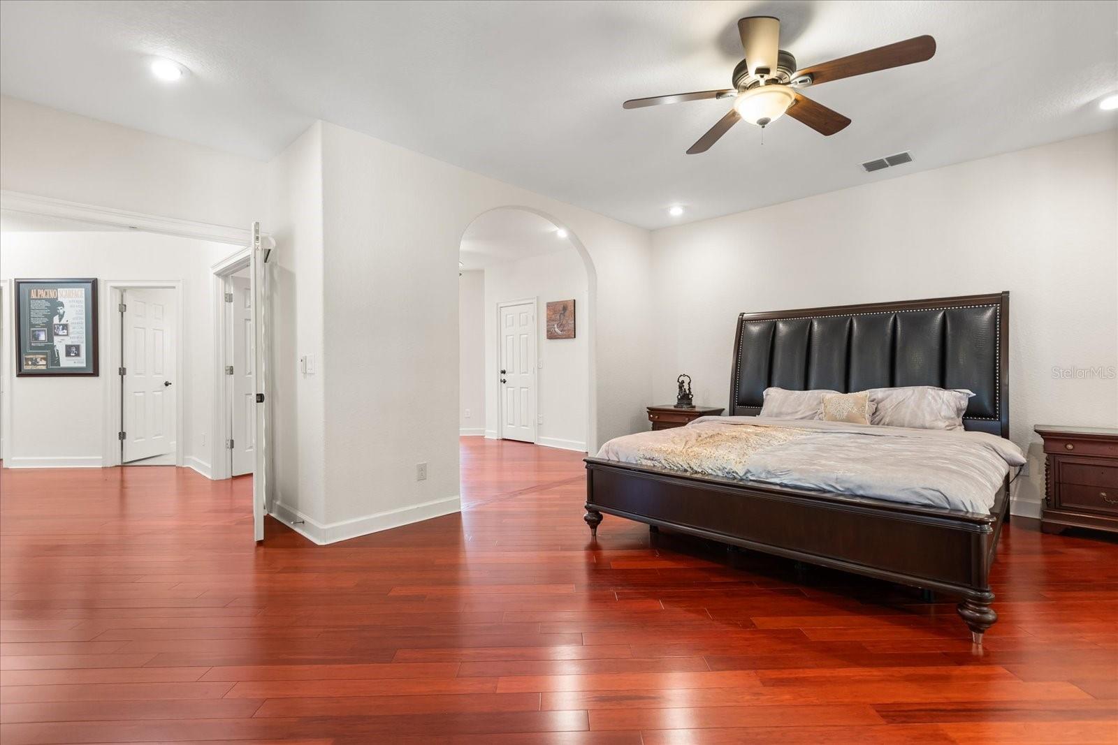 HEATHROW WOODS - Residential