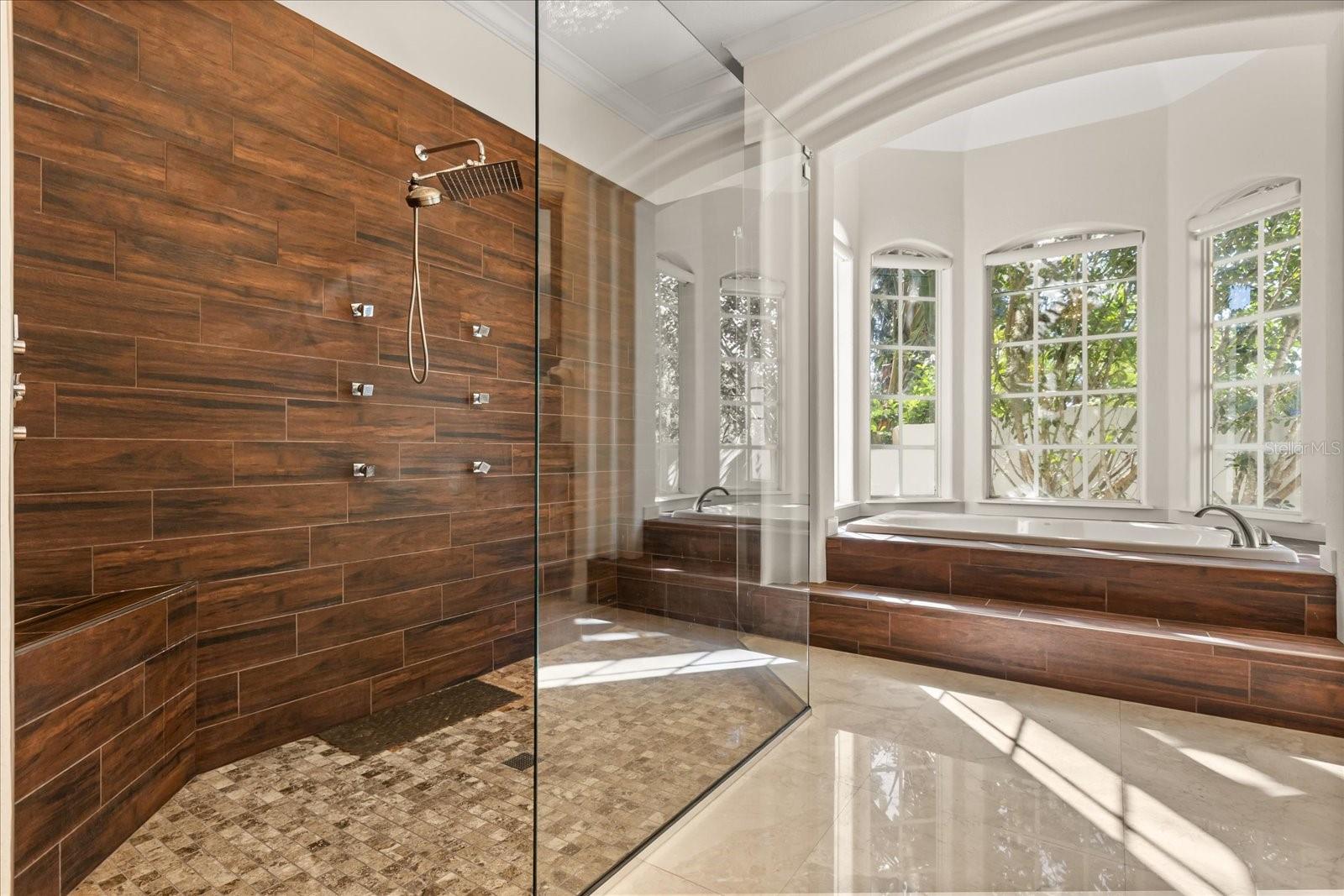 HEATHROW WOODS - Residential