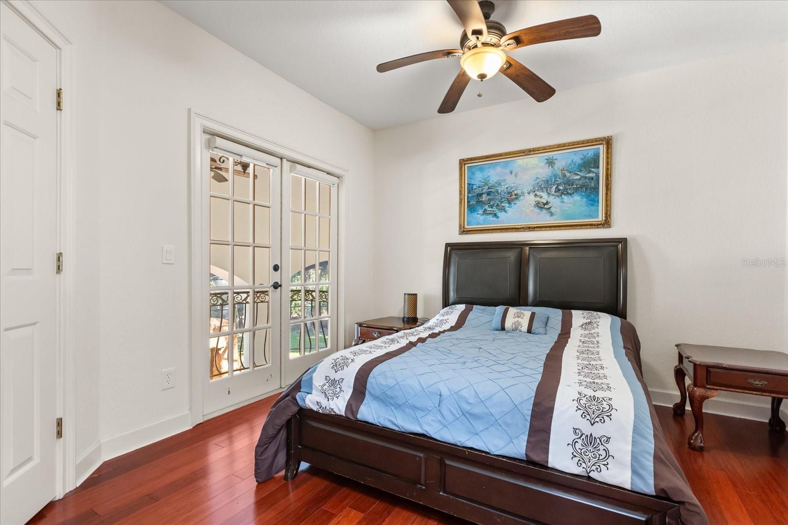 HEATHROW WOODS - Residential