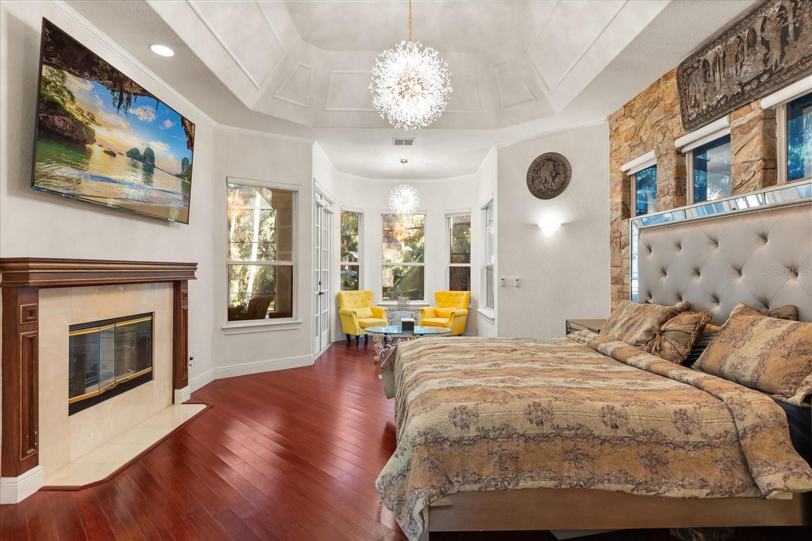 HEATHROW WOODS - Residential