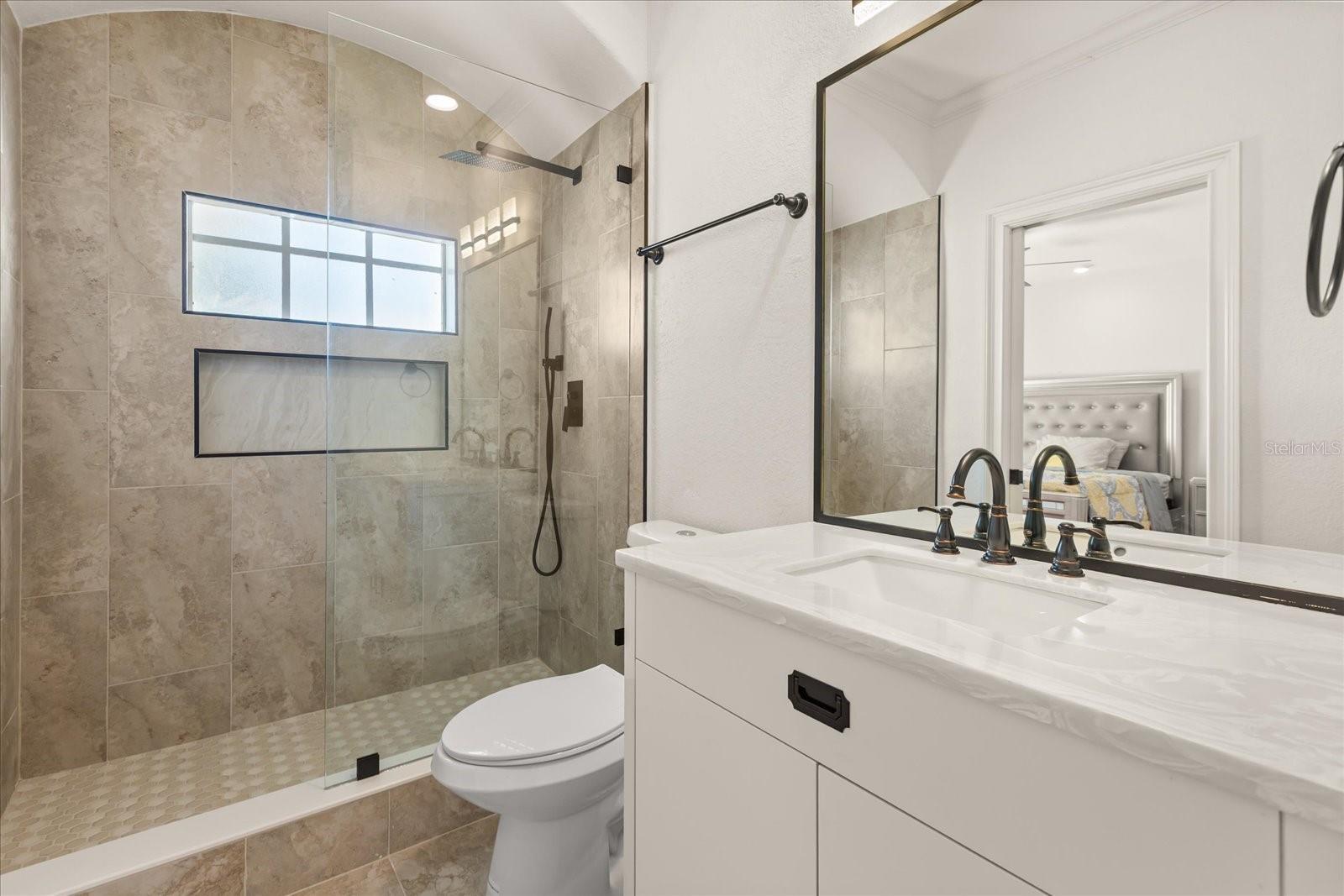 HEATHROW WOODS - Residential