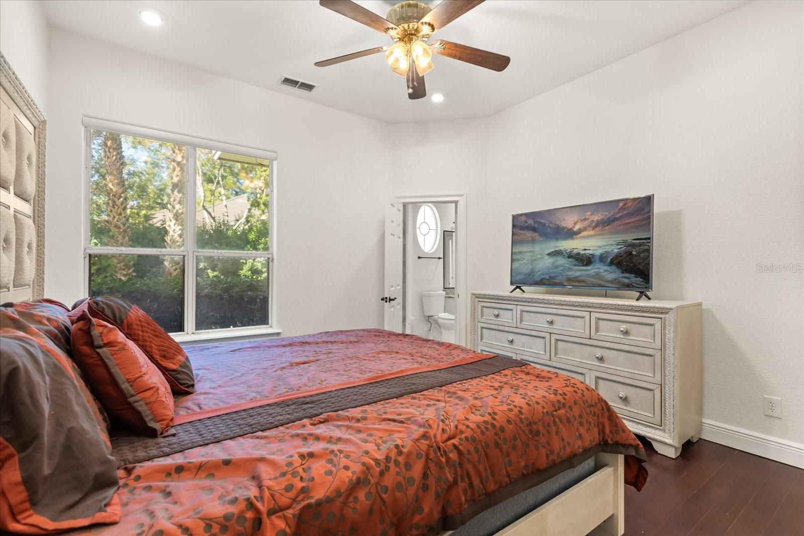 HEATHROW WOODS - Residential