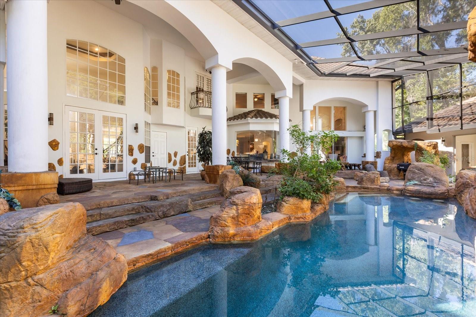 HEATHROW WOODS - Residential