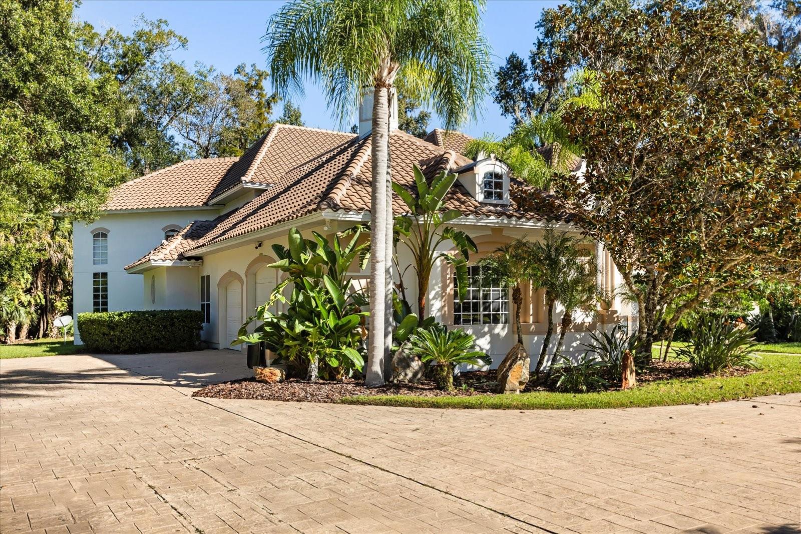 HEATHROW WOODS - Residential