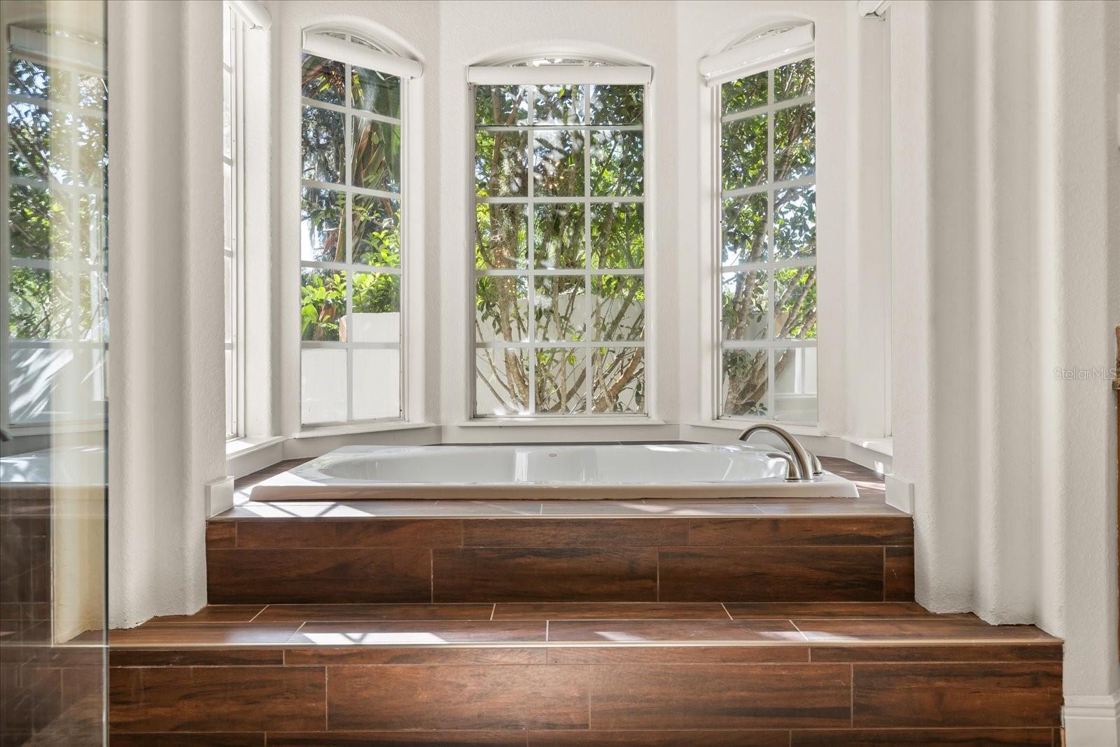 HEATHROW WOODS - Residential