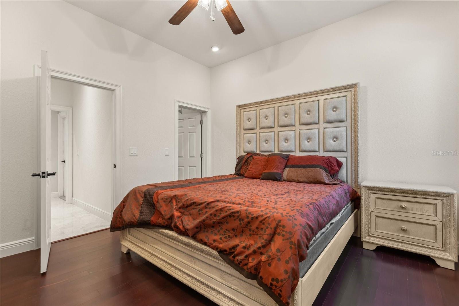 HEATHROW WOODS - Residential