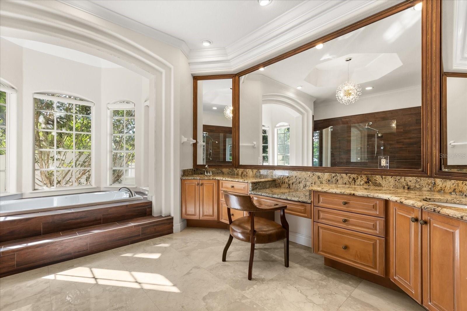 HEATHROW WOODS - Residential