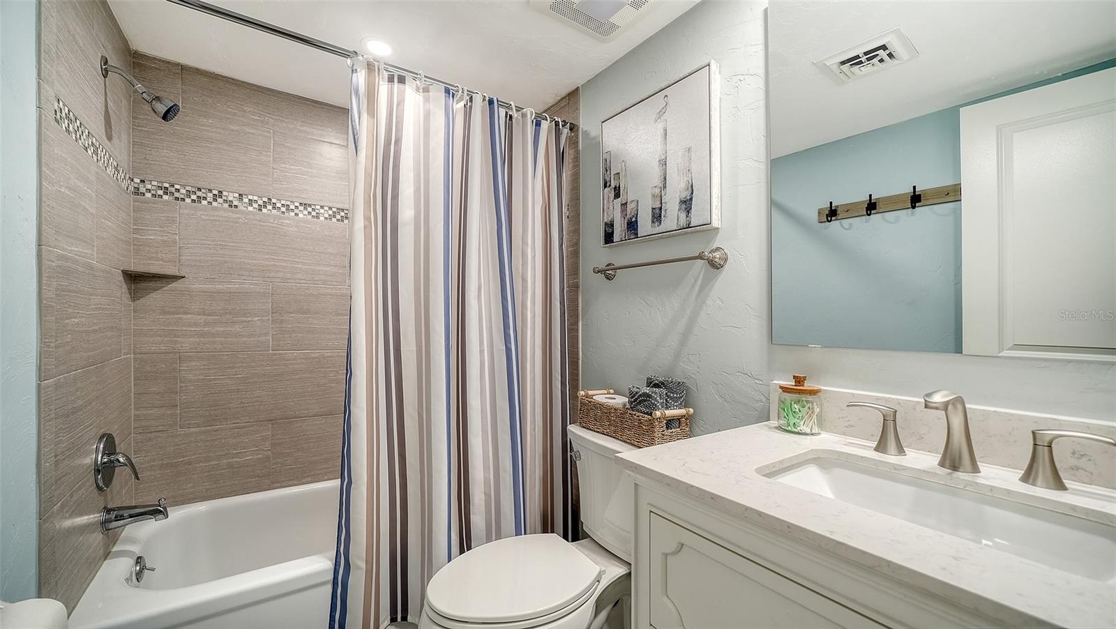 BIRD BAY VILLAGE - Residential Lease