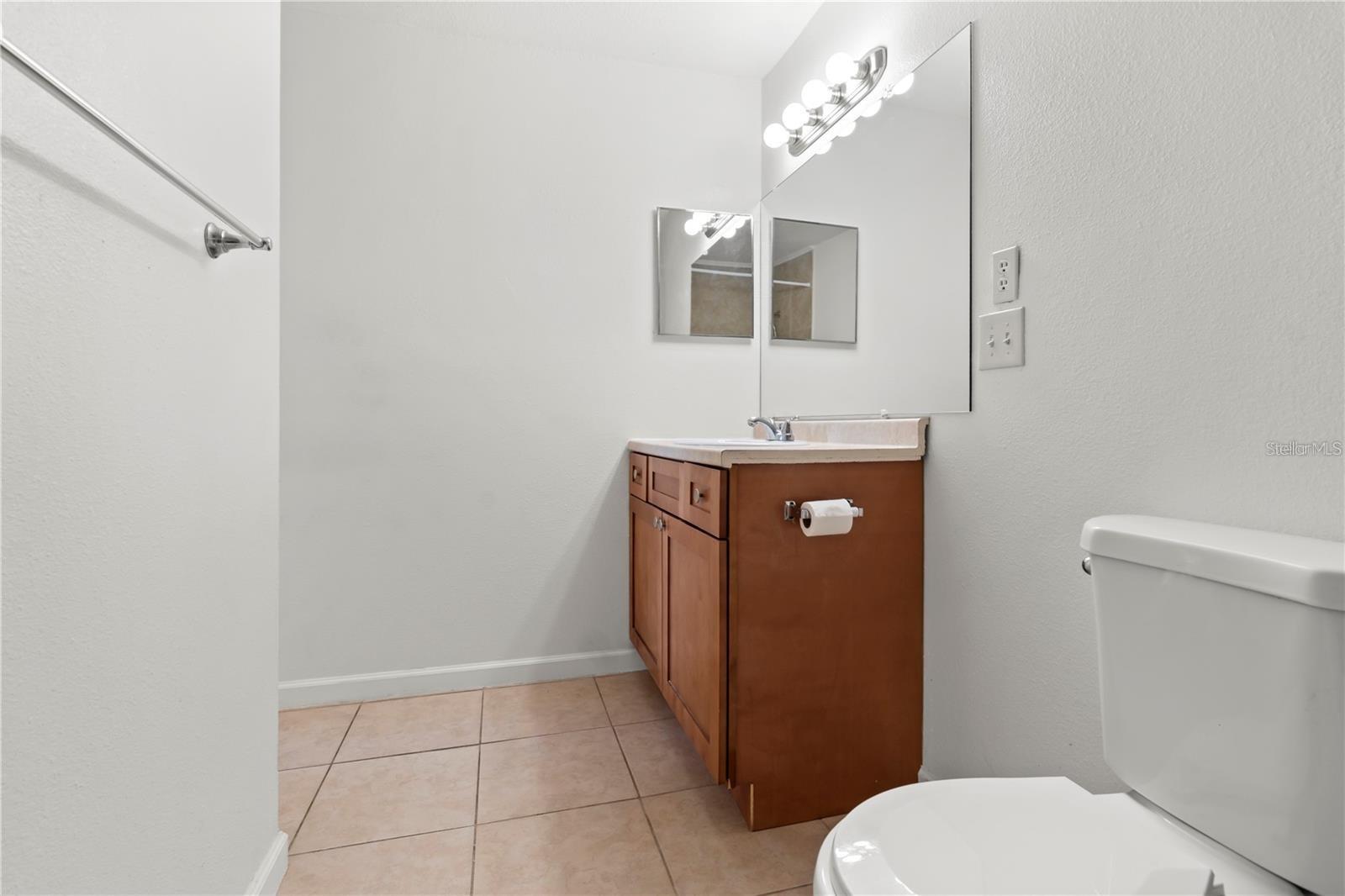 ROYAL ARMS CONDO - Residential Lease