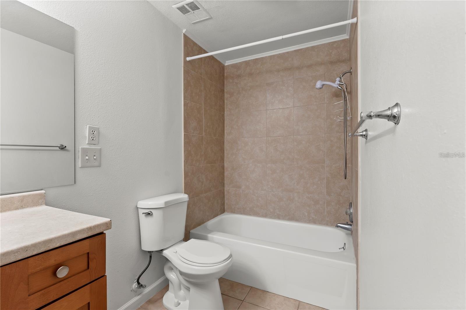 ROYAL ARMS CONDO - Residential Lease