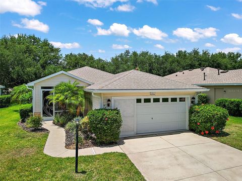 A home in TAVARES