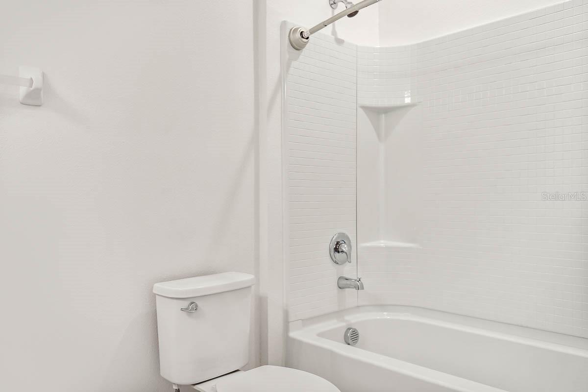 FISHHAWK RANCH WEST TWNHMS - Residential Lease