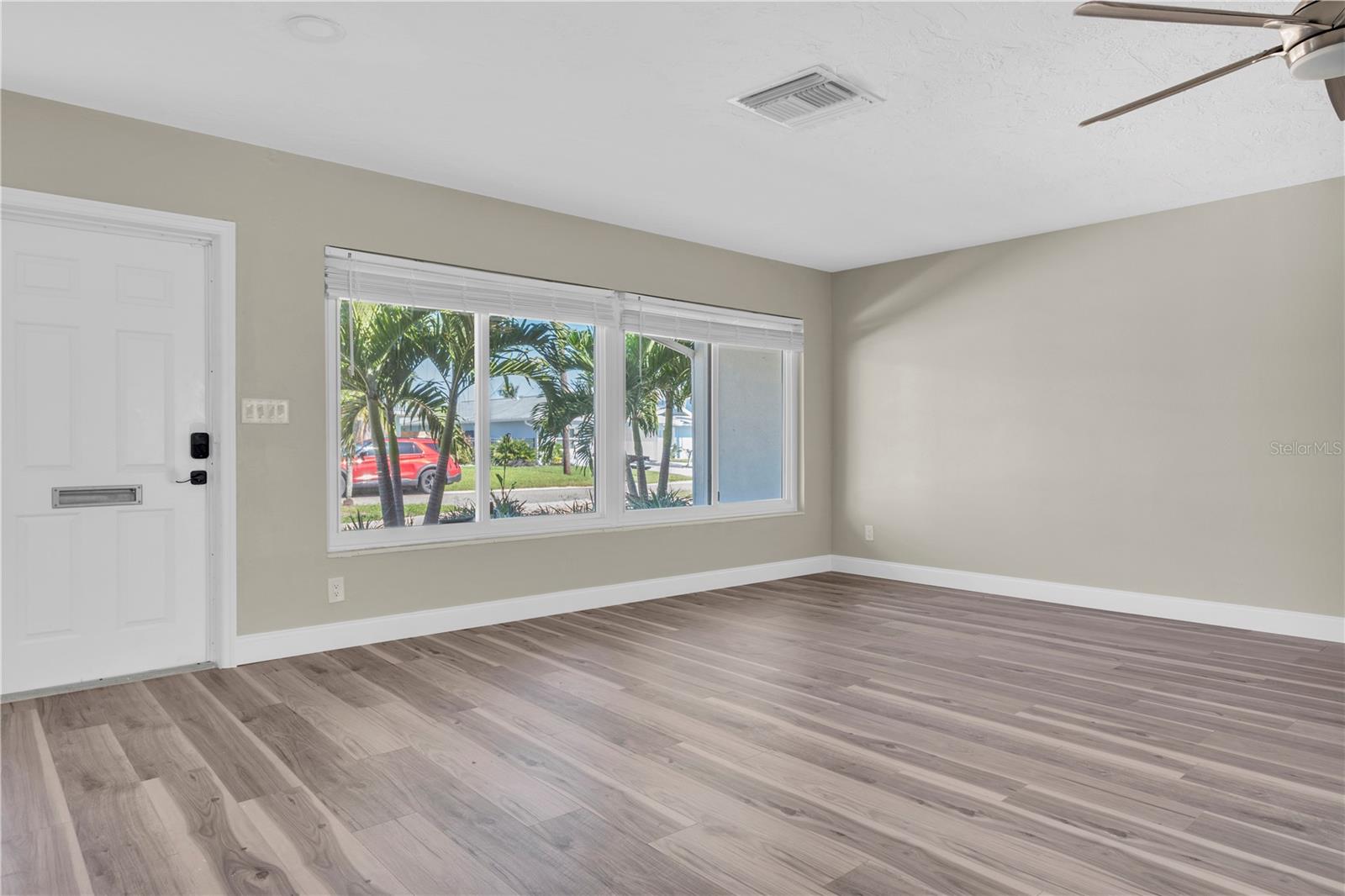 MAXIMO MOORINGS - Residential Lease