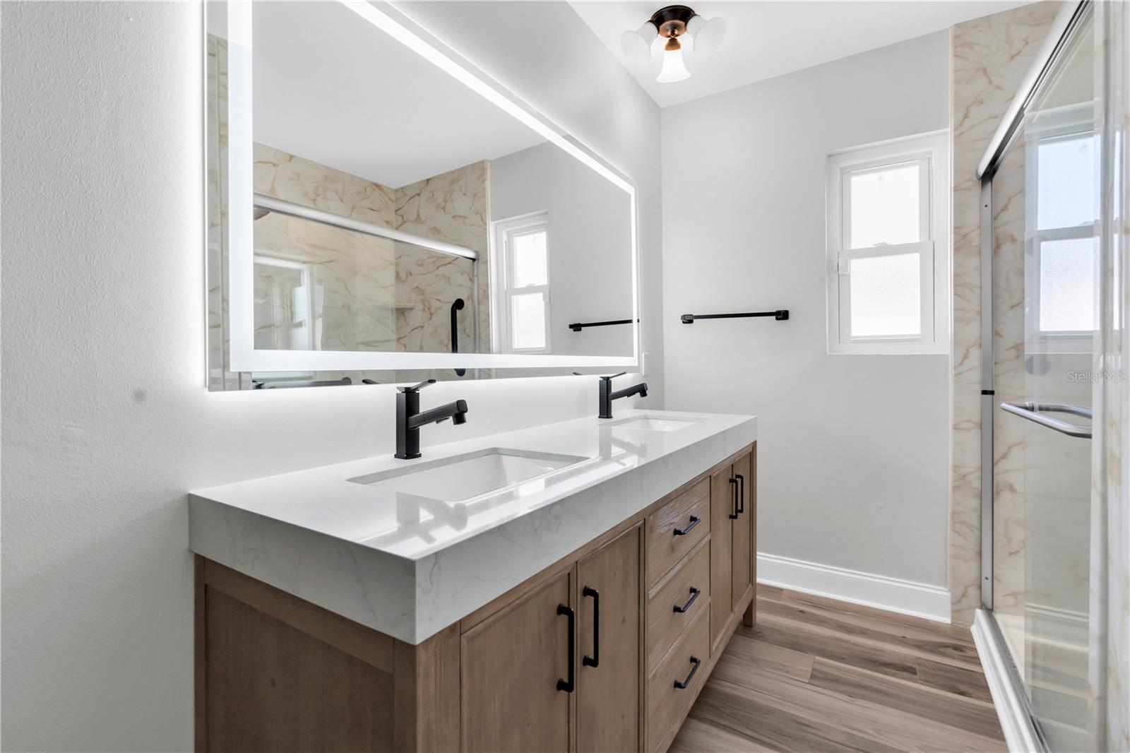 MAXIMO MOORINGS - Residential Lease