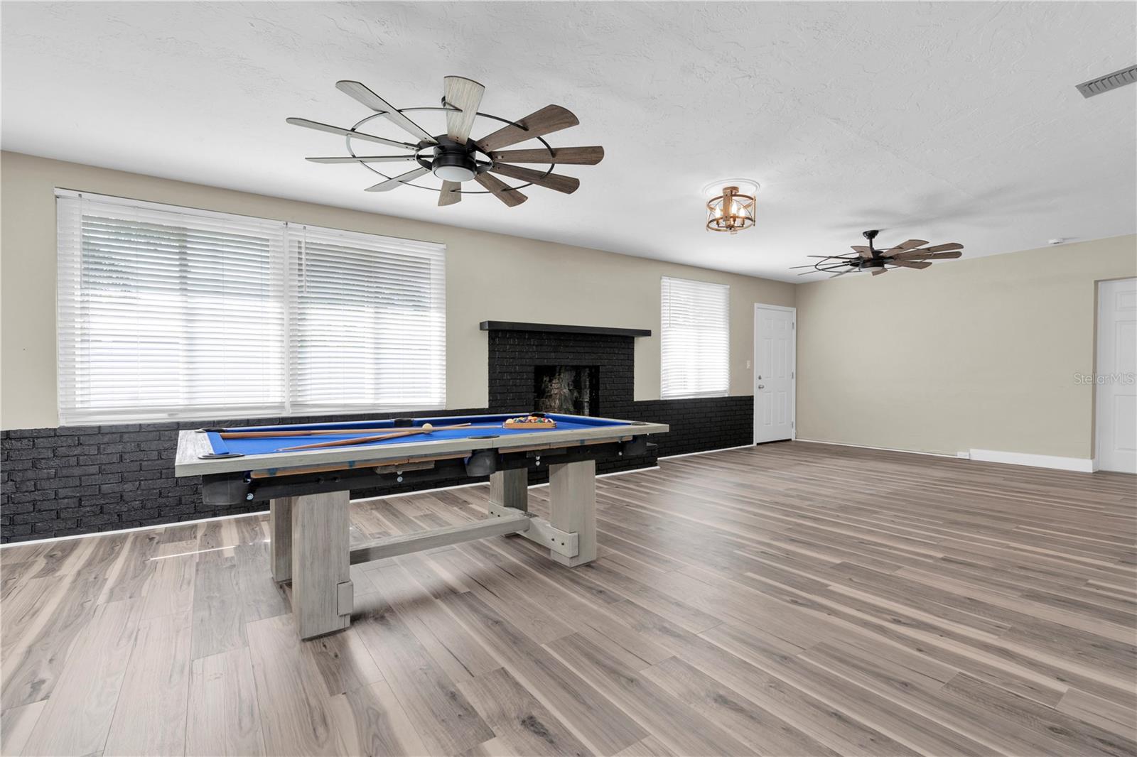 MAXIMO MOORINGS - Residential Lease