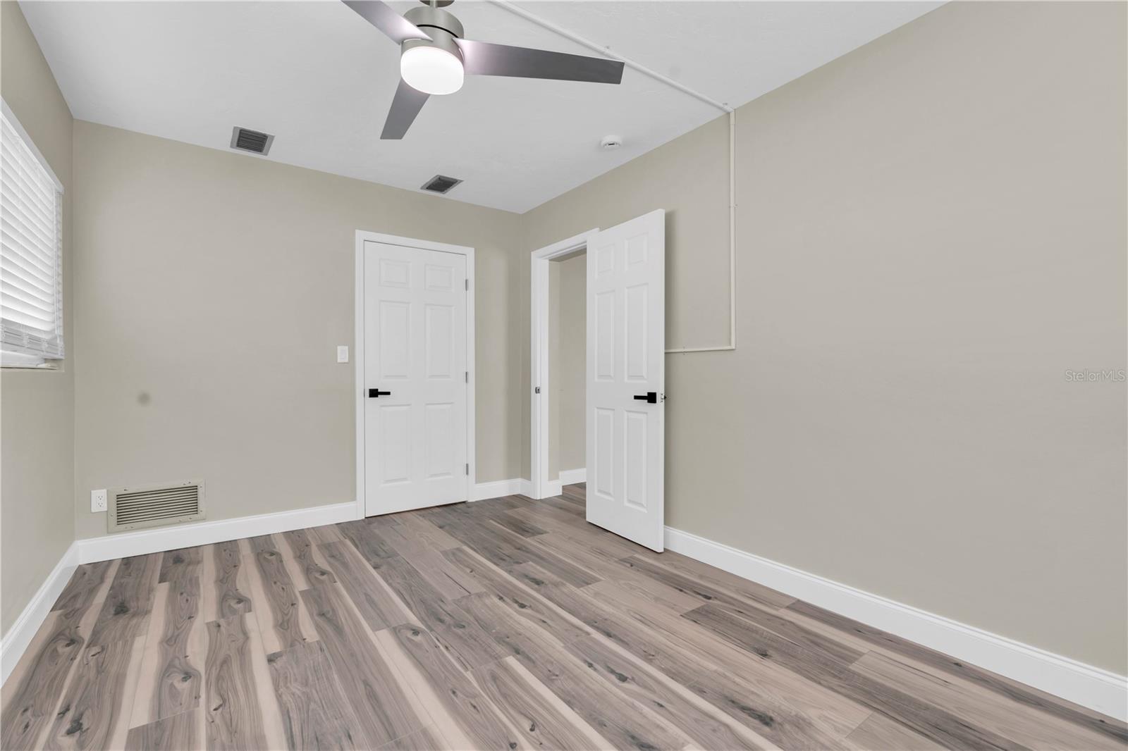 MAXIMO MOORINGS - Residential Lease