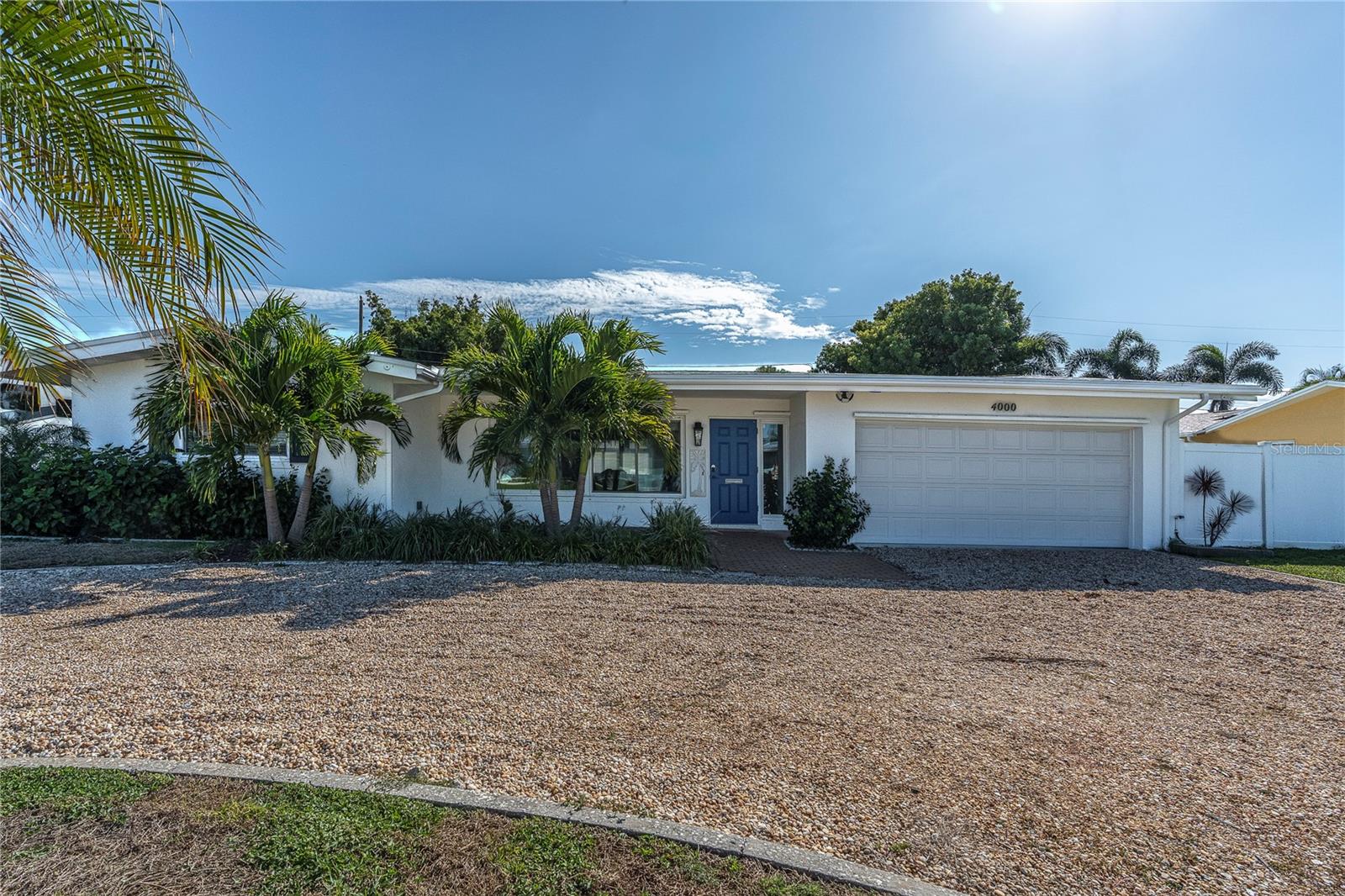 MAXIMO MOORINGS - Residential Lease