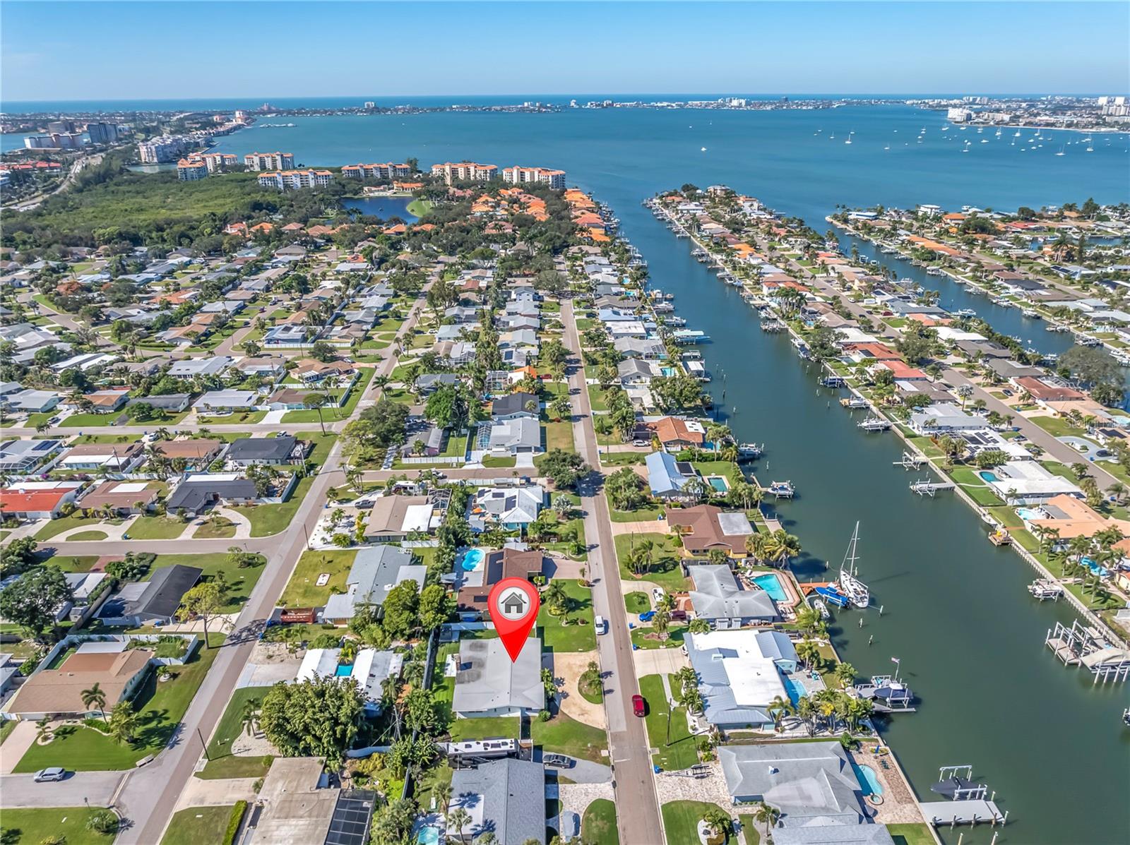 MAXIMO MOORINGS - Residential Lease