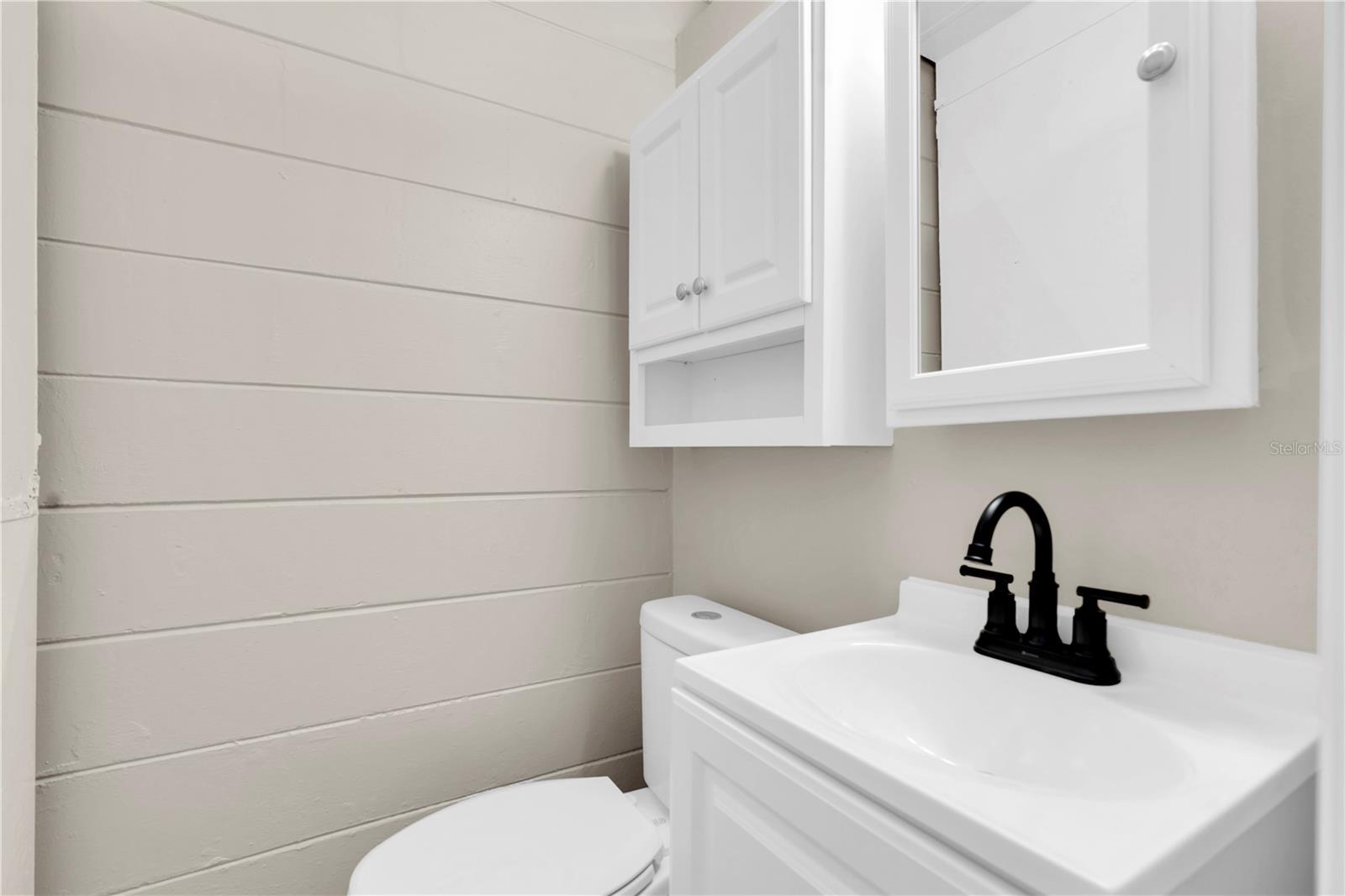 MAXIMO MOORINGS - Residential Lease