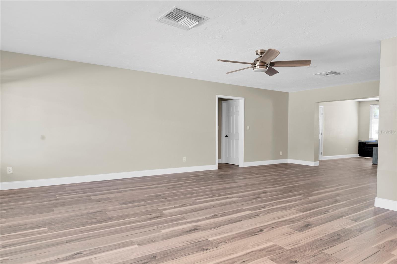 MAXIMO MOORINGS - Residential Lease