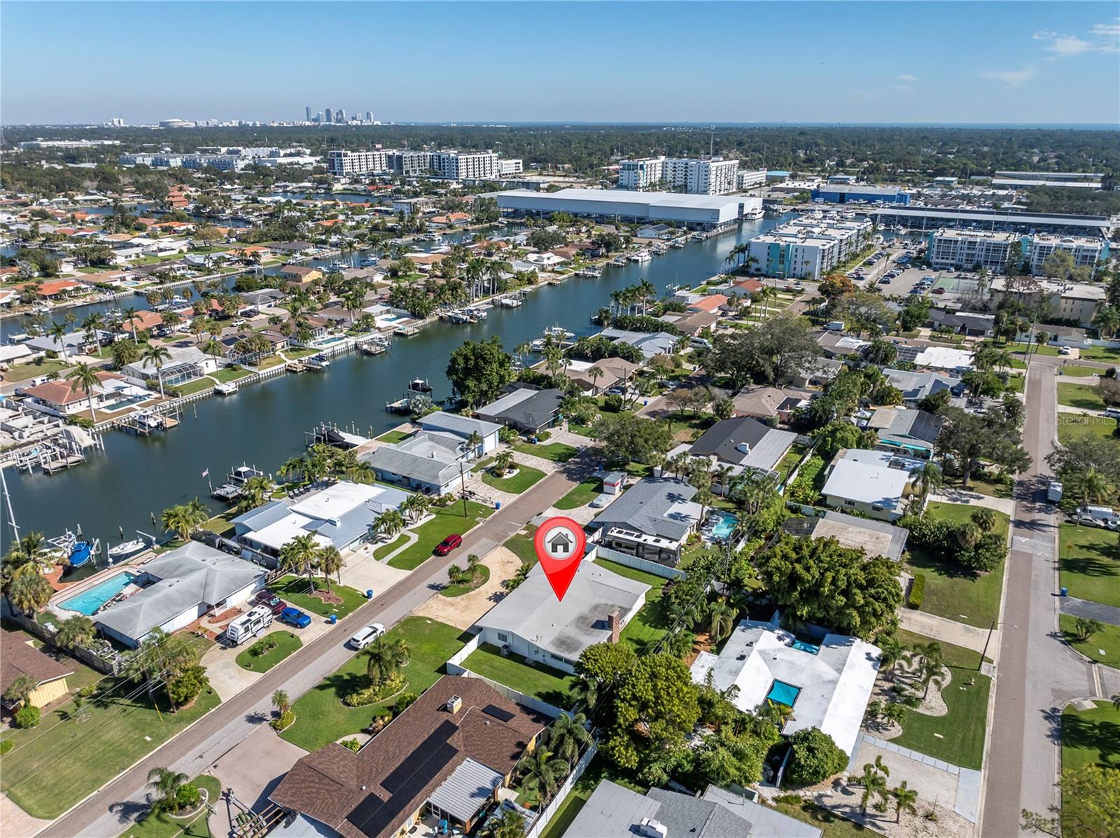 MAXIMO MOORINGS - Residential Lease