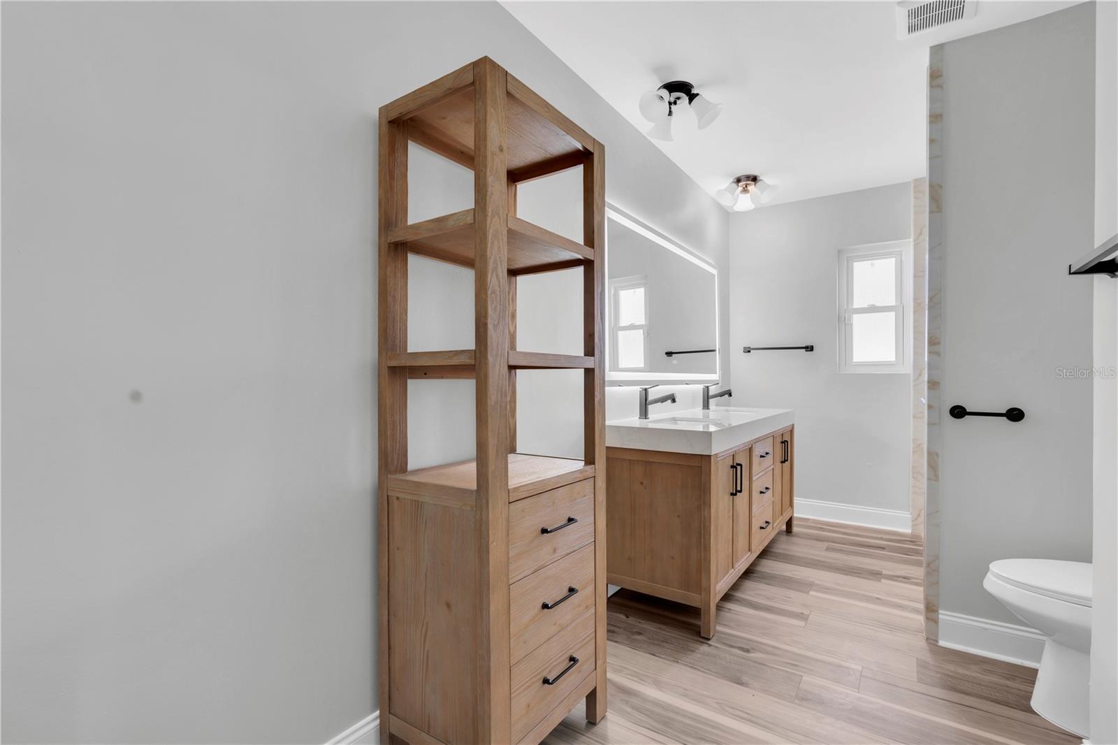 MAXIMO MOORINGS - Residential Lease