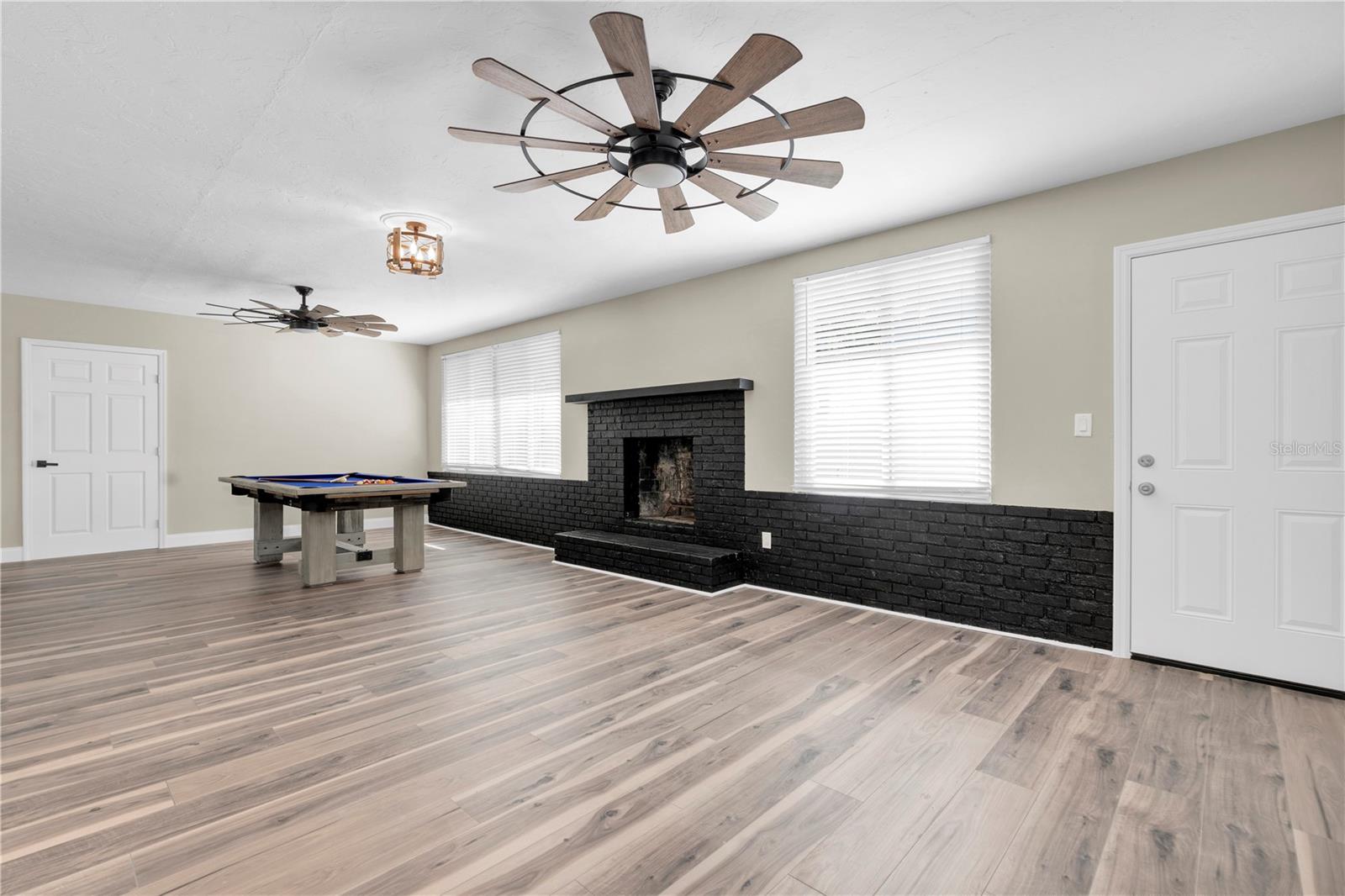 MAXIMO MOORINGS - Residential Lease