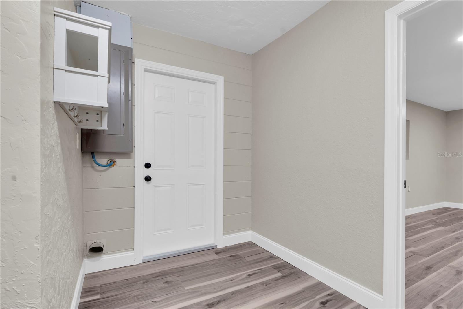 MAXIMO MOORINGS - Residential Lease