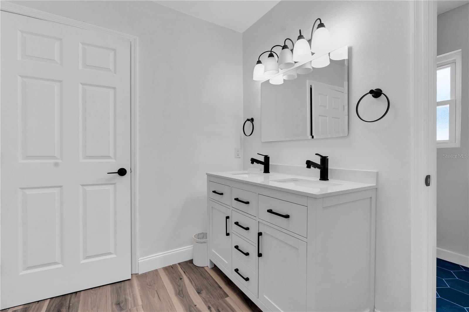 MAXIMO MOORINGS - Residential Lease