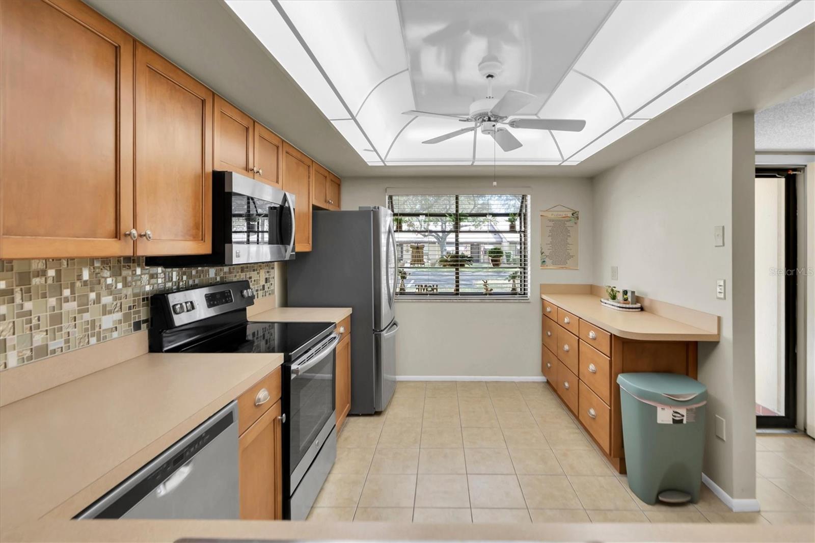 DOLLAR LAKE VILLAGE CONDO 01 - Residential
