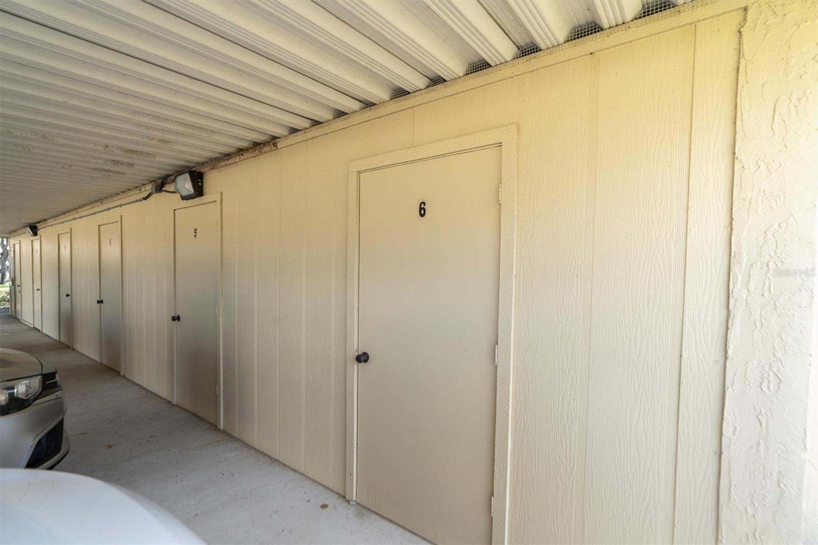 DOLLAR LAKE VILLAGE CONDO 01 - Residential