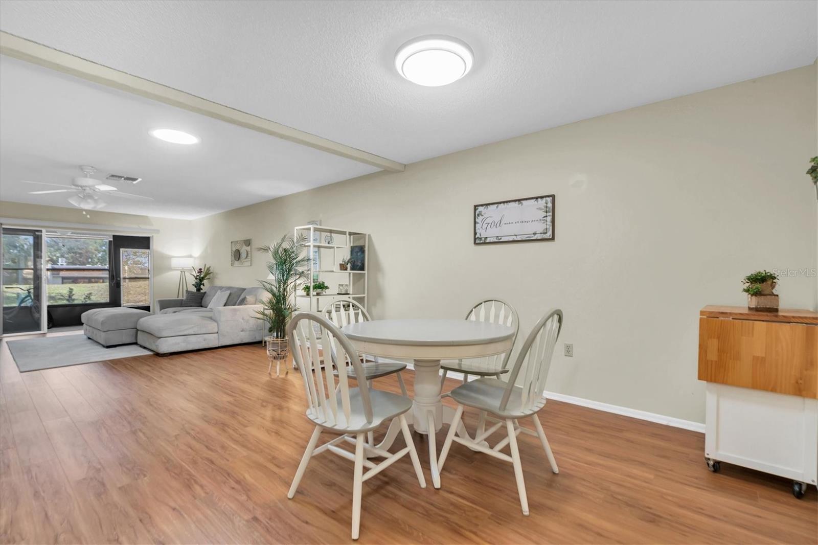 DOLLAR LAKE VILLAGE CONDO 01 - Residential