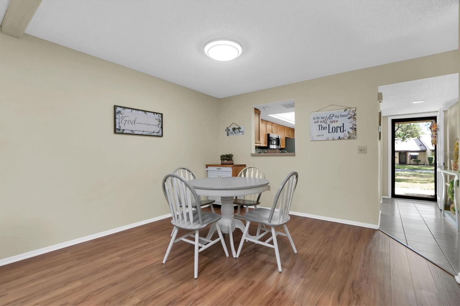 DOLLAR LAKE VILLAGE CONDO 01 - Residential