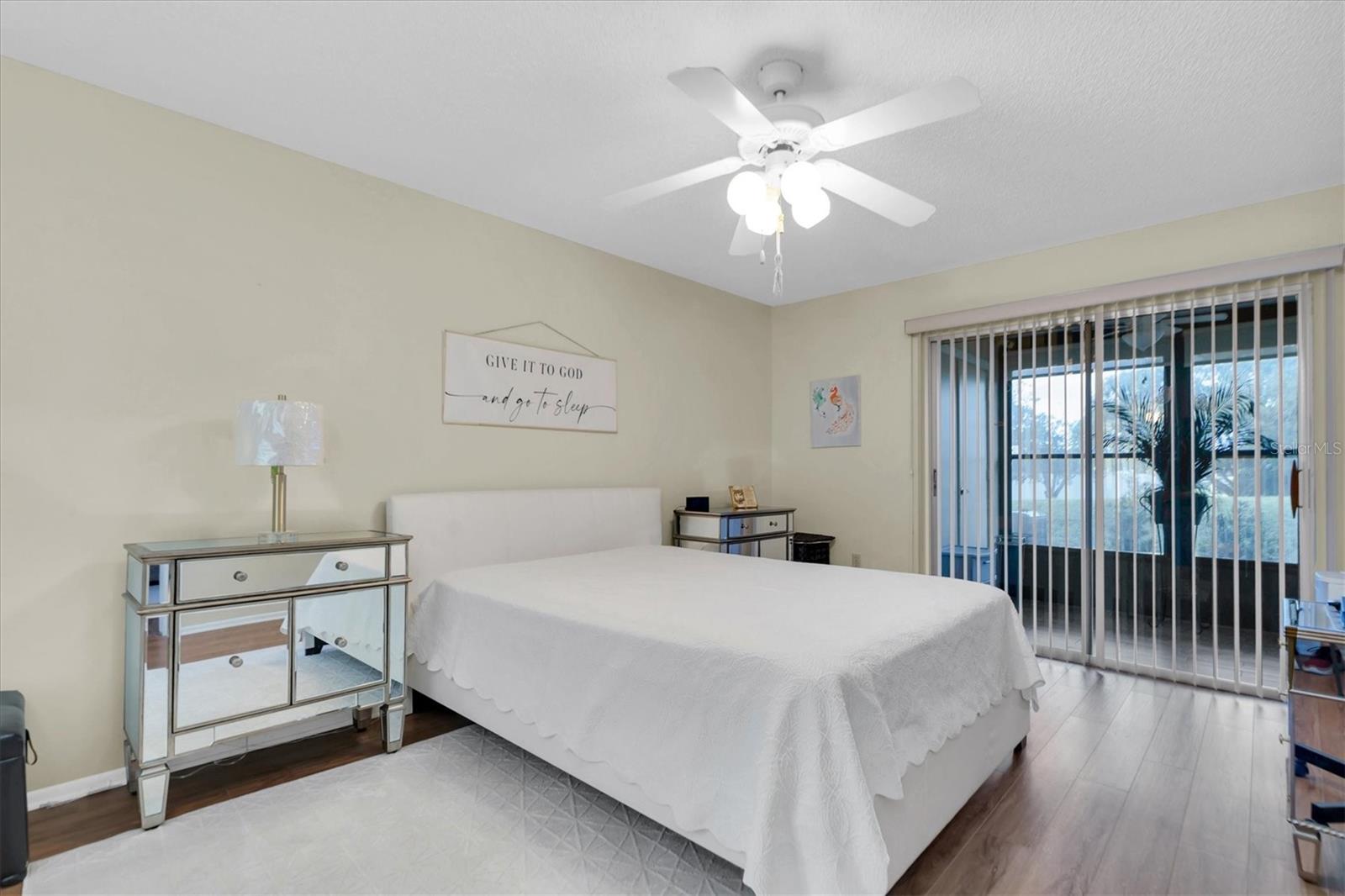 DOLLAR LAKE VILLAGE CONDO 01 - Residential