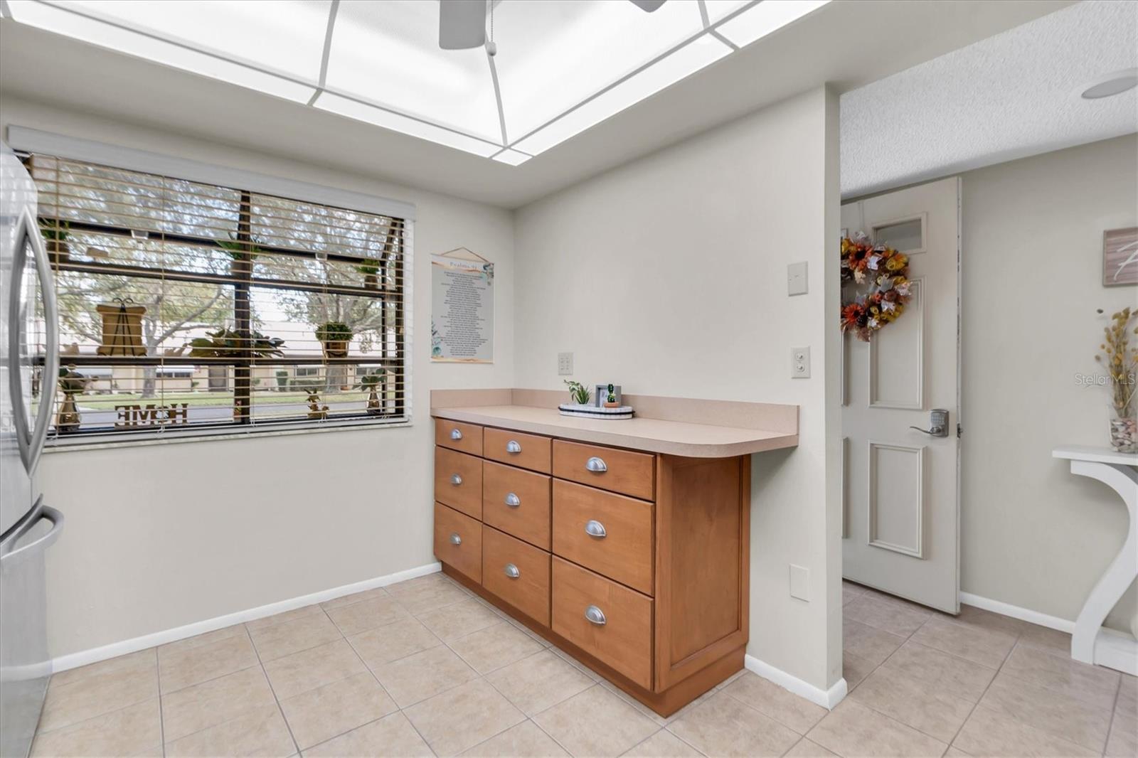 DOLLAR LAKE VILLAGE CONDO 01 - Residential
