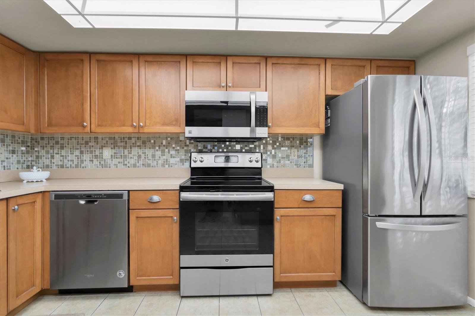 DOLLAR LAKE VILLAGE CONDO 01 - Residential