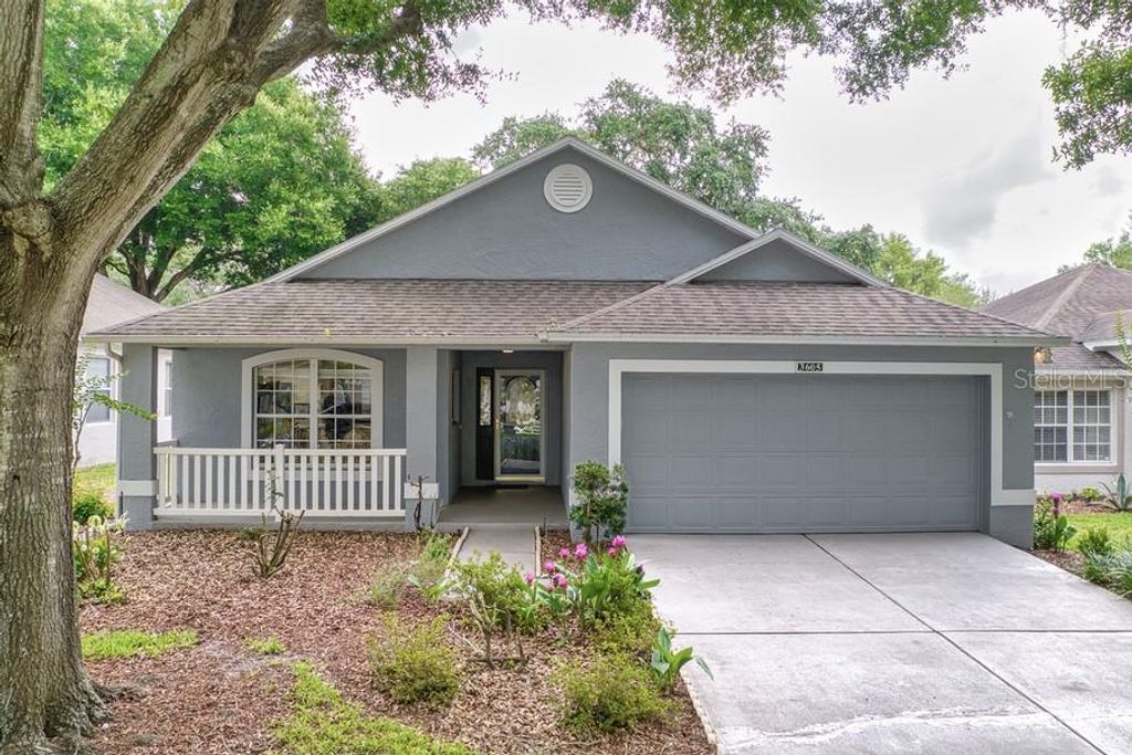 Photo of 3605 Westerham Dr, Clermont, FL 34711 (MLS # G5113235)