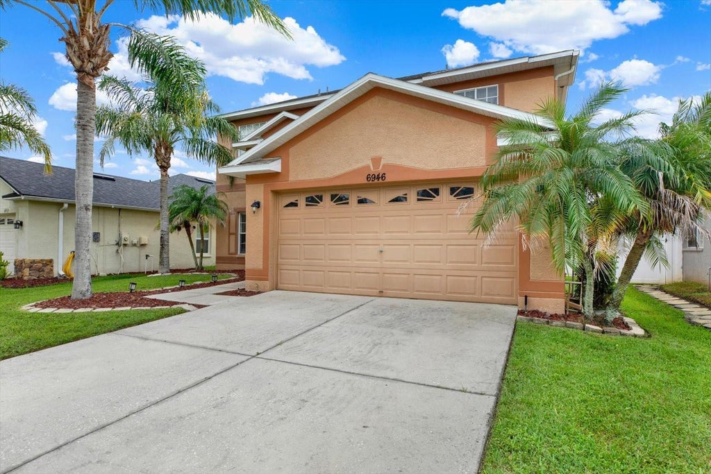 Photo of 6946 Belt Link Loop, Wesley Chapel, FL 33545 (MLS # TB8552849)