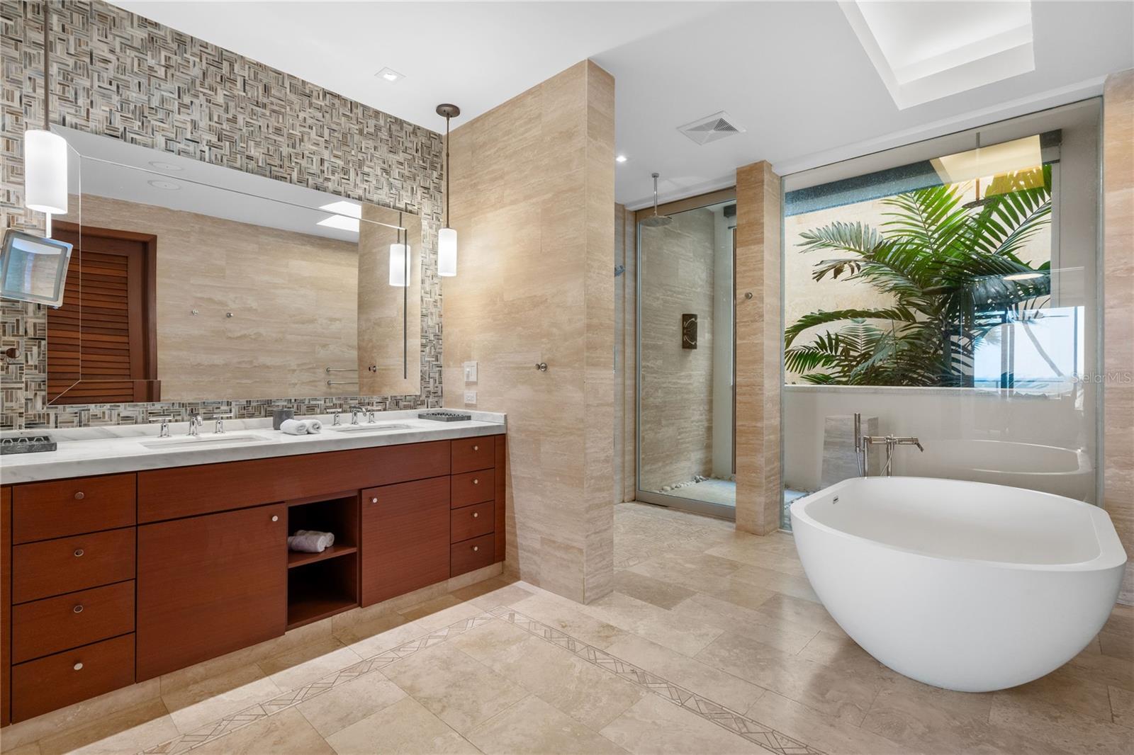 WEST BEACH RESIDENCES - Residential