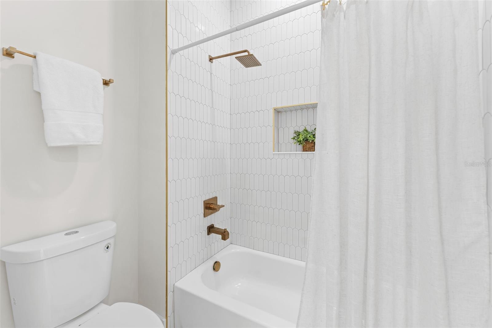 MACDILL ESTATES REV - Residential