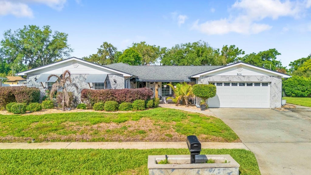 Photo of 501 Rooks Road, Seffner, FL 33584 (MLS # TB8494243)