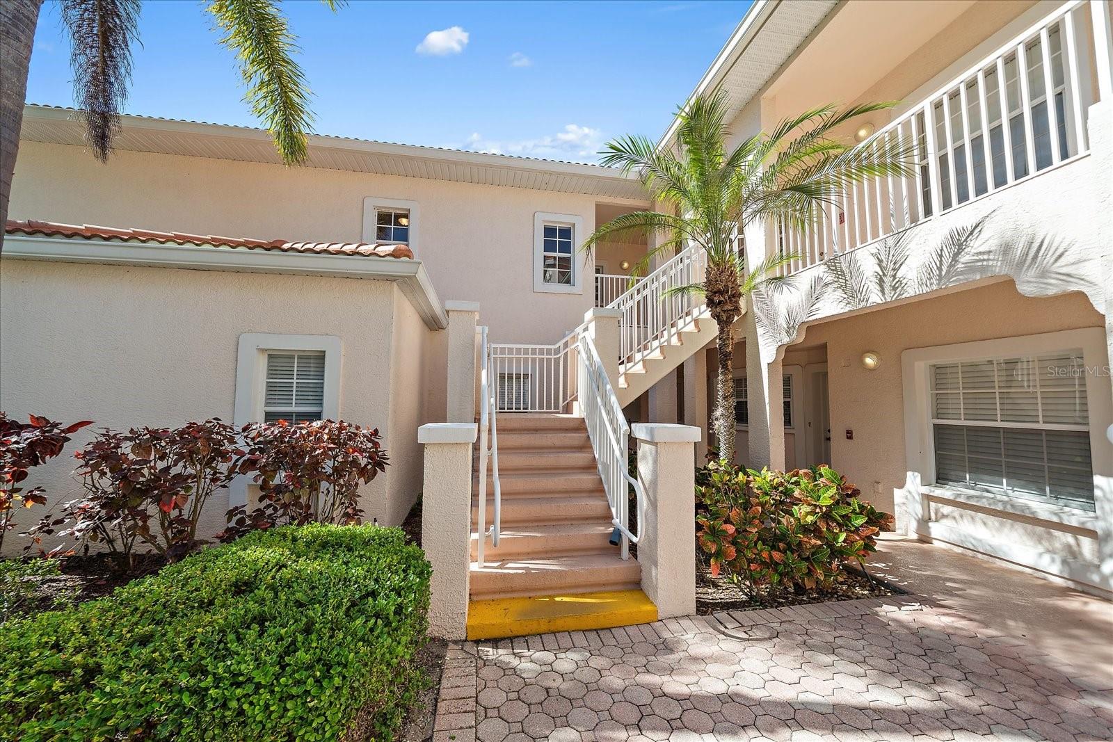 PLAZA DE FLORES - Residential
