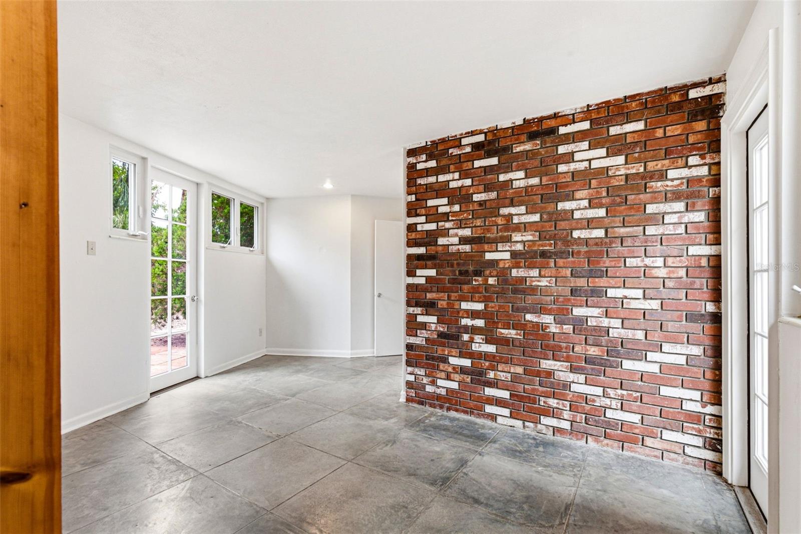 LAKEWOOD ESTATES SEC A - Residential