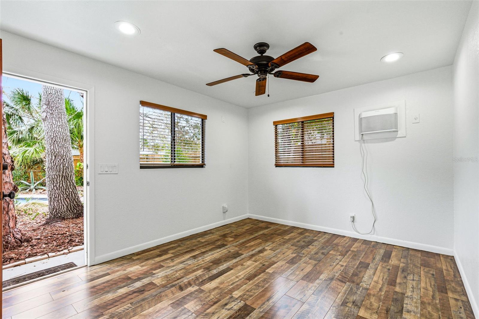 LAKEWOOD ESTATES SEC A - Residential