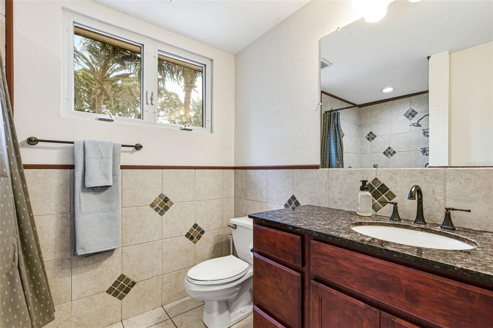 LAKEWOOD ESTATES SEC A - Residential