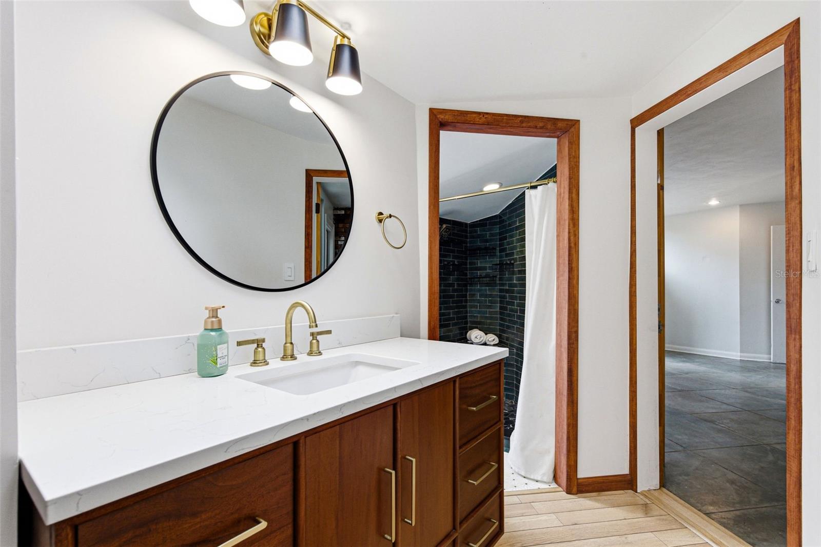 LAKEWOOD ESTATES SEC A - Residential