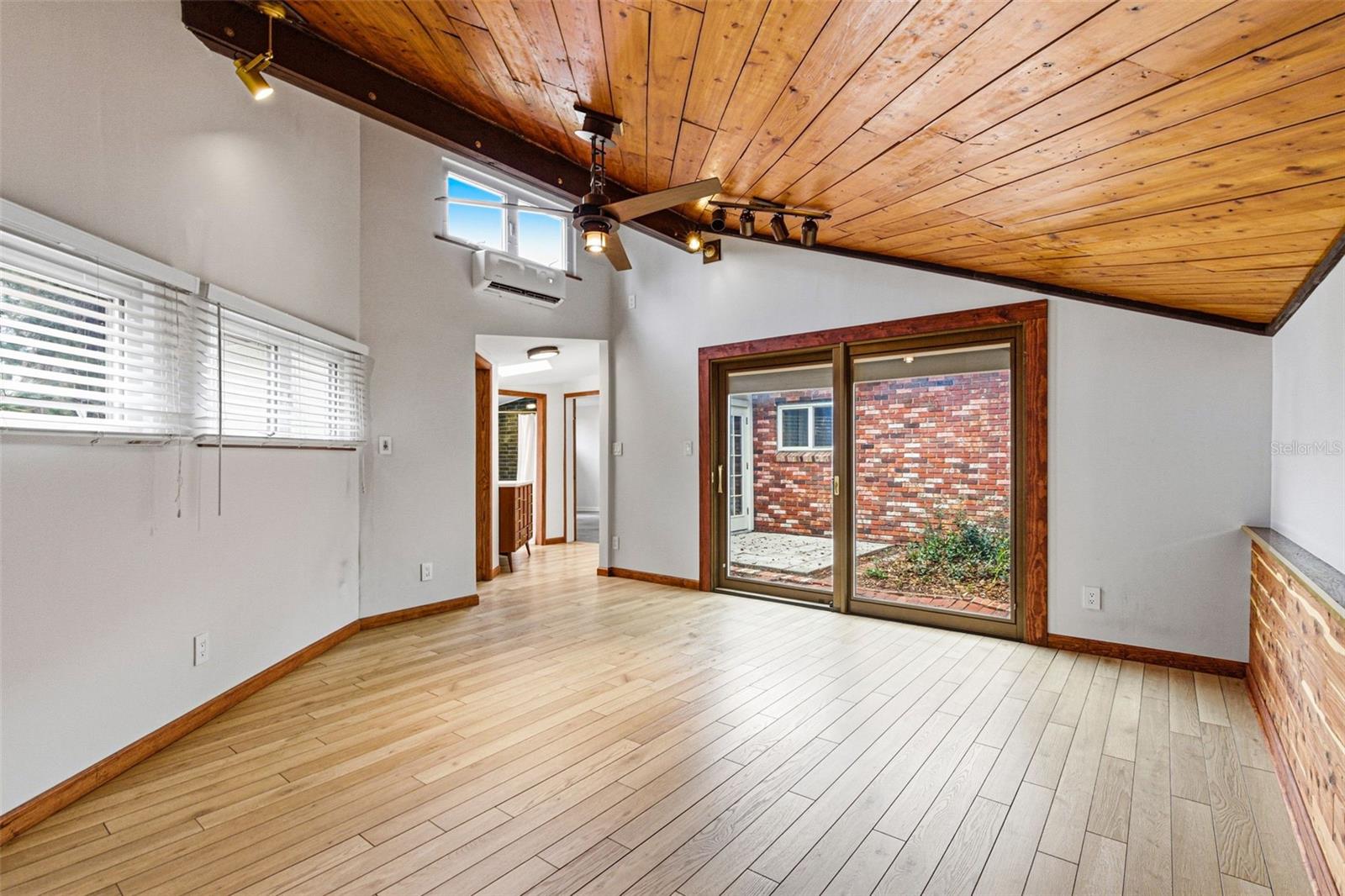 LAKEWOOD ESTATES SEC A - Residential